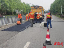 企业服务年丨湘潭市政管理处集中修复园区道路 暖心护企促发展