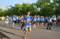 永州马拉松开跑，万名跑者激情竞逐