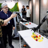 Robot-run cafe in Hangzhou draws interest from Intel
