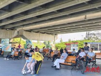 图片新闻：冷水滩区湘江体育公园成“永跑者”马拉松热门观赛点