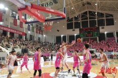 拼至最后，湘BA邵阳队67：79落败常德