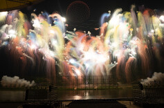 以焰火为笔 在夜空书写“中国制造”