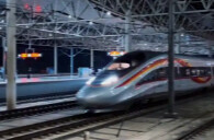 五一假期首尾高峰时段增开多趟夜间高铁 旅客提前7至5天可购票