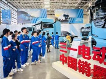 长沙市雅礼中学 D2517 班走进三一智联重卡产业园开展社会实践活动