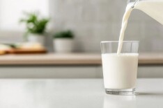 现在起，喝牛奶的习惯改一下