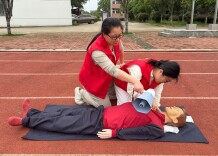 攸县新市镇中学开展中医药文化进校园活动