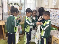 书香润童心 探虫觅自然——怀化市鹤城区第二幼儿园开展读书漂流活动