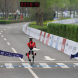 芙蓉国评论 | 机器人跑马破纪录，赢在可靠而非速度