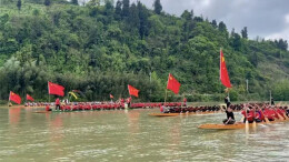 锦江擂鼓，龙舟逐浪！麻阳乡亲隔空助威张雪机车队征战国际赛场