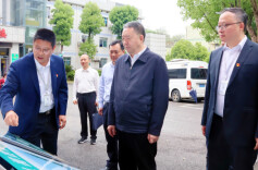 毛万春在长沙医学院和湖南省康复医院调研