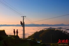 赤影耀碧野 银线织锦程|湖南日报·图片新闻