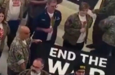 美国百余名老兵和军属国会山抗议