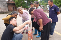 农产品销售不用愁，临武偏远山村开来了“流动供销致富车”