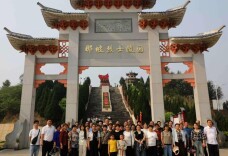 新宁：8载7次跨省祭扫 告慰17名英烈忠魂