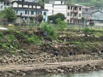 廖家村镇：以工代赈暖民心 家门口务工促增收