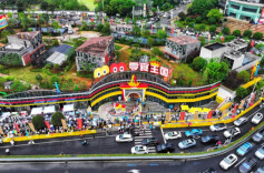 Super-large Snack Store Opens in Changsha