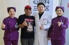 张家界：外籍游客突发“急性心梗” 医护团队全力救治脱险