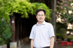 周鑫：深耕杏坛廿八载 以心育心铸师魂