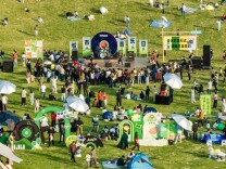 湘伴丨各地争相布局的“青春经济”，年轻人买账吗？