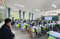 石门四完小：跟岗实践传帮带 城乡携手共成长