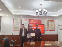 华容县新河乡：慧眼识毒 少年机智报警立功劳