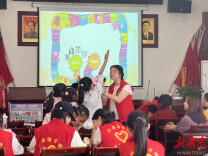 湘潭大学外国语学院开展“语润童心”帮阅读志愿活动