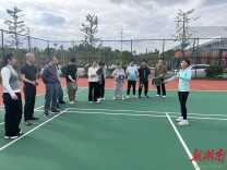美国华人匹克球协会向武冈捐赠器材  助力新兴运动本土发展