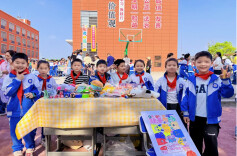 校园变身“大市集”大通湖区河坝镇中心完小跳蚤市场欢乐开市