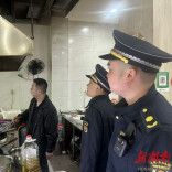 治理“烧烤烟”管好“扬尘路” 君山城管织密大气污染防治网