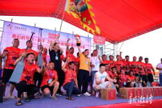 湘潭县石潭兄弟号龙舟队，出征“龙超”！