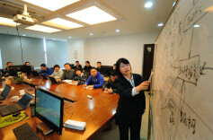 周末·人物丨12306的“最强大脑”，是这位“铁娘子”！