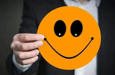 从买商品到享体验 “情绪经济”如何成为消费新引擎？