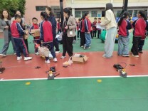 龙山县第四小学：小小飞行员 智控无人机