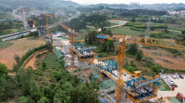 铜吉铁路建设正酣