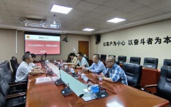 黑石铺街道：喜迎五一送温暖 心系劳模鼓干劲