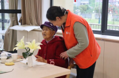 石门县志愿者积极护航“银龄数字阅读”