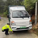 路险瞬间，隆回公安交管紧急驰援受困货车