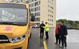 洞口县雪峰街道：党建引领筑防线 护航学子平安行