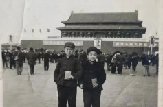 一帧合影，甲子回响