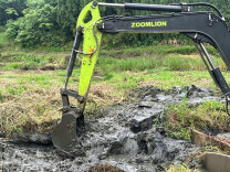 新田县新隆镇：大型机械进田地 抛荒整治掀热潮 