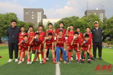 株洲市天元区栗雨小学：绿茵赛场展风采 拼搏逐梦创佳绩