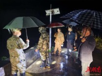 安仁县：雨夜逆行护安澜