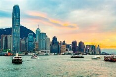 IPO密集排队，全球投资者为何纷纷“锚定”香港？