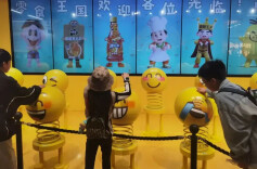 超7成游客期待打卡零食王国，长沙如何靠一家零食店重构本地文旅新逻辑？鸣鸣很忙集团相关负责人：我们想做的是一个盛满纯粹快乐的空间