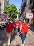 五一商圈“志愿红”：假日里的文明“坐标”