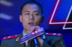 “你别管，你先结！”军营脱口秀上，花式“吐槽”，笑翻全场！