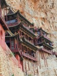 山西浑源悬空寺景区存乱象，当地回应：加大违规行为打击力度