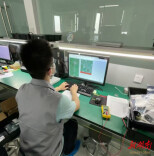 永州职院智量芯测团队赴聚达电子开展FPGA芯片编程测试