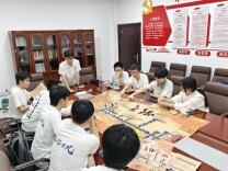 在沙盘上“触摸”长征：一场特殊的五四青年节“行军”