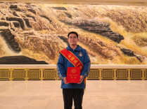 劳动之歌·追光的你｜跑快递，跑成了“全国第一” ——记全国五一劳动奖章获得者林新征